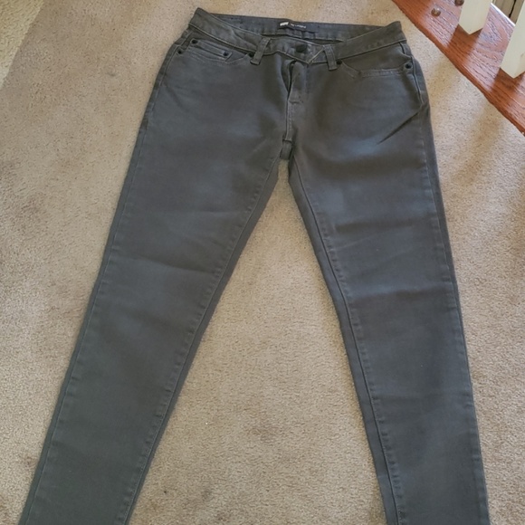 2 Pair Levis  Skinny Leg Jeans - Picture 2 of 7